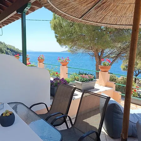 Ilios شقة فندقية 3*